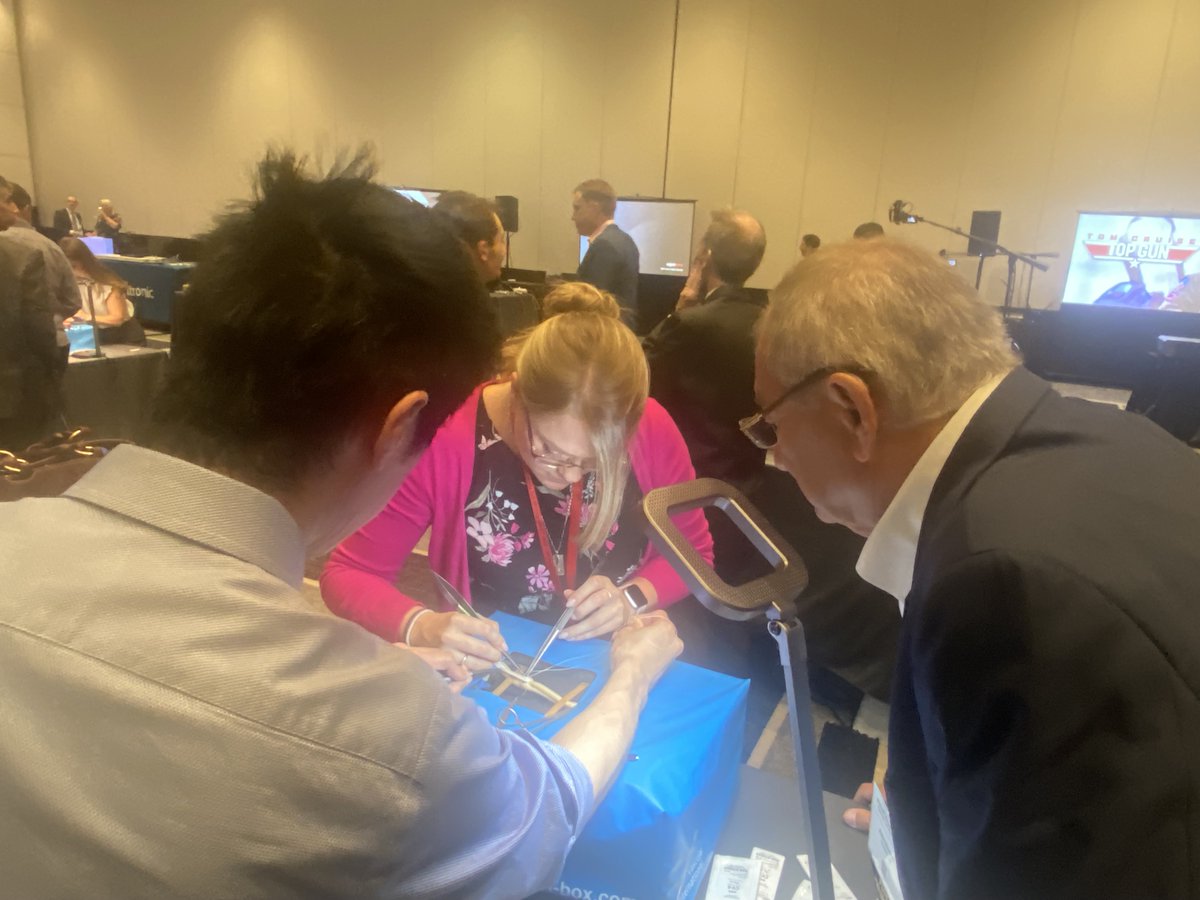 VascularNews's tweet image. The #SCVS #TopGun final gets off to a great start with the last 16 #vascular fellows competing ferociously for the winner’s podium under the watchful eye of Dr Malachi Sheahan + esteemed judges like Dr Peter Gloviczki. 👇