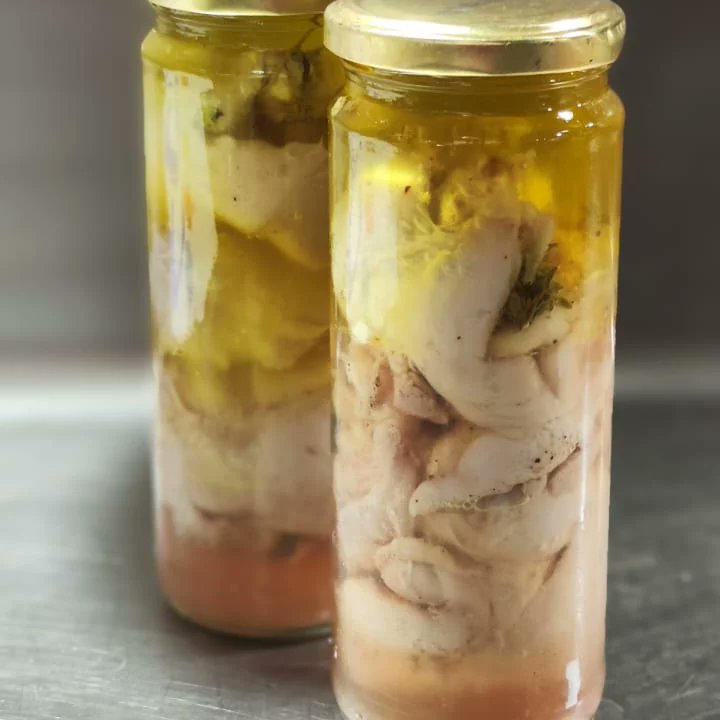 Venimos de pueblos conserveros Ceutí y Molina de Segura, raíces y tradiciones adaptadas y reinterpretadas  convertidas en originales bocados. 
@cundisanchezbanos 
@lamaitarestaurante 
@restauranteelalbero