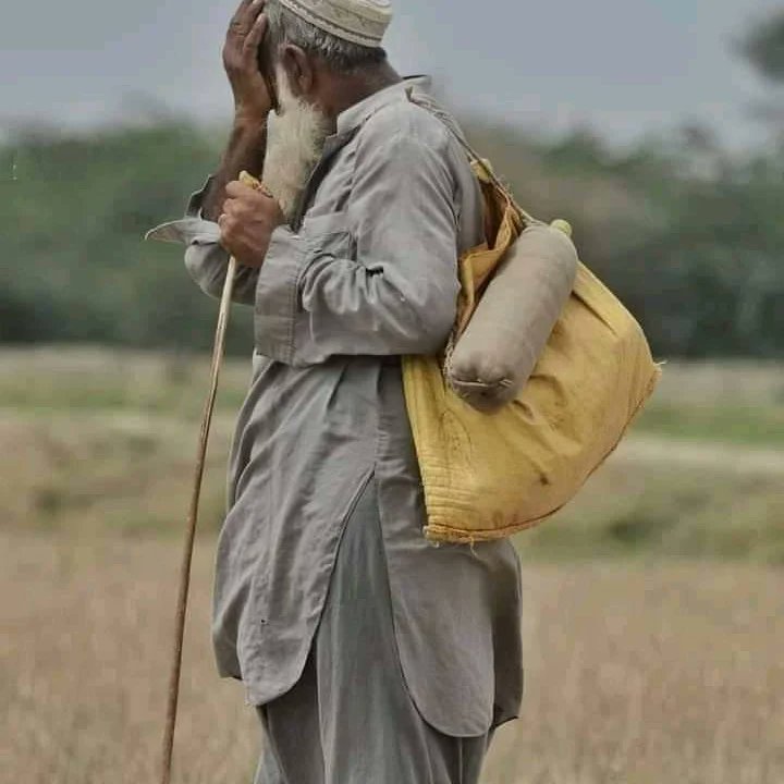 GufranTarique's tweet photo. मैं मसरूफ था बिरयानी के नुक्स निकालने में

वो सूखी रोटी में रब का लाखों शुक्रिया अदा कर गया
😥
#RamadanKareem https://t.co/Oupxo3Tbjl