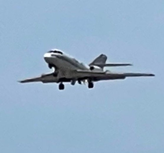 #MiFotoDeHoy De ULTIMO Momentto este avion lleva tres intentos de aterrizar en el aeropuerto de #hillo algo pasa que no baja.  YA ESTAN LOS SERVICIOS DE EMERGENCIA EN EL LUGAR. <a href="/kioscomayor/">francisco rodriguez</a> <a href="/felguimor/">Feliciano Guirado</a> <a href="/ProyectoPuente/">Proyecto Puente</a> <a href="/Azteca/">TV Azteca</a> <a href="/Chaposoto/">Arturo Soto Munguía</a> <a href="/michelleriveraa/">Michelle Rivera</a> <a href="/EmilioHoyos777/">Manuel Emilio Hoyos</a>