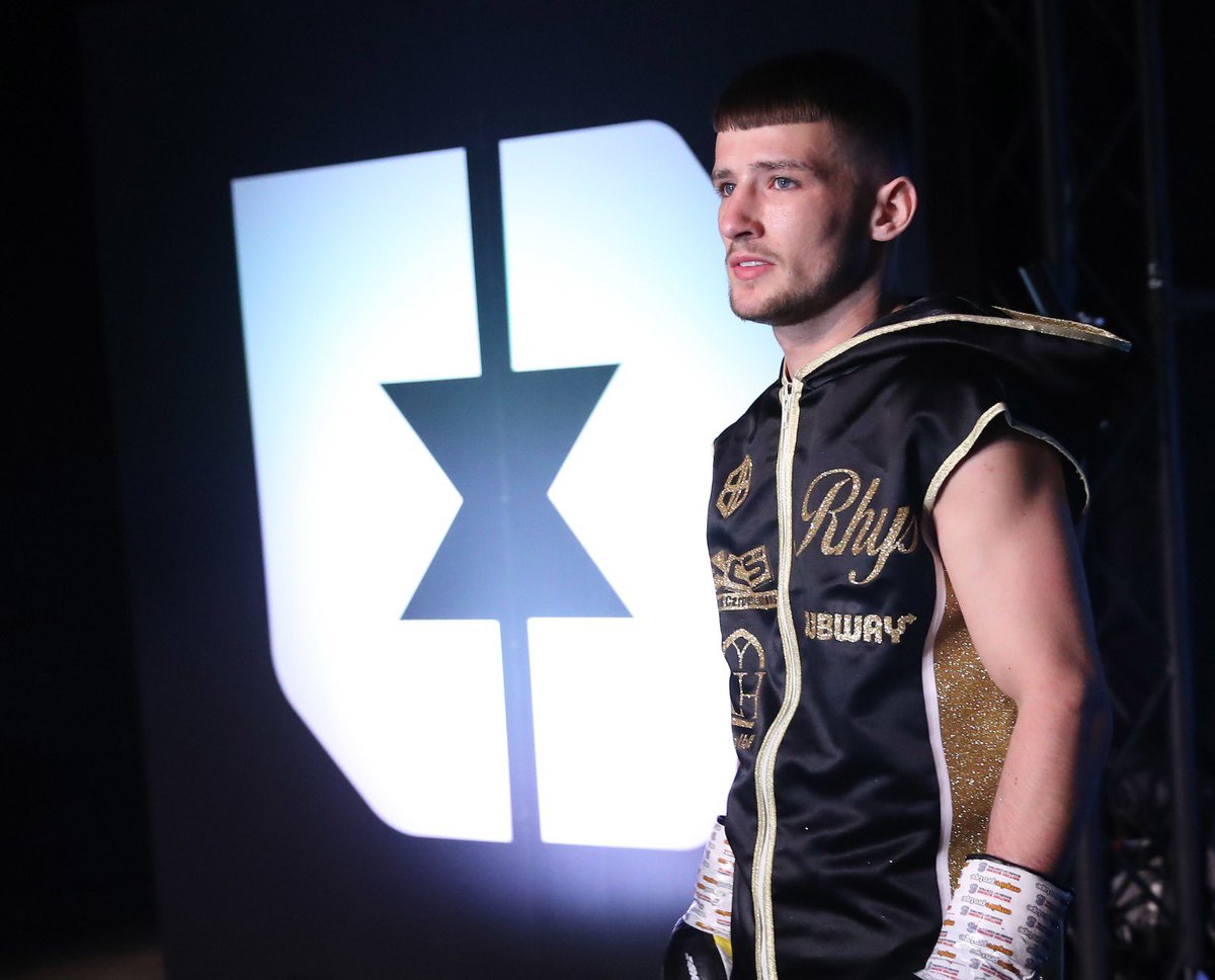 23 today🎉 Thanks for all the birthday wishes and the support from the weekend, it means the world, straight back in the gym this morning⚡️ staying ready - News soon⏳👊🏼