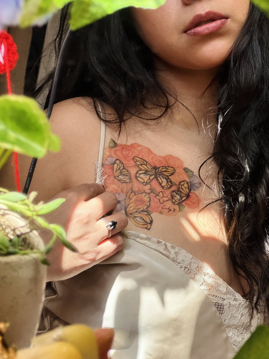 I’ve been contemplating getting my art tattooed on me so I made temporary ones to make up my mind….😳😍