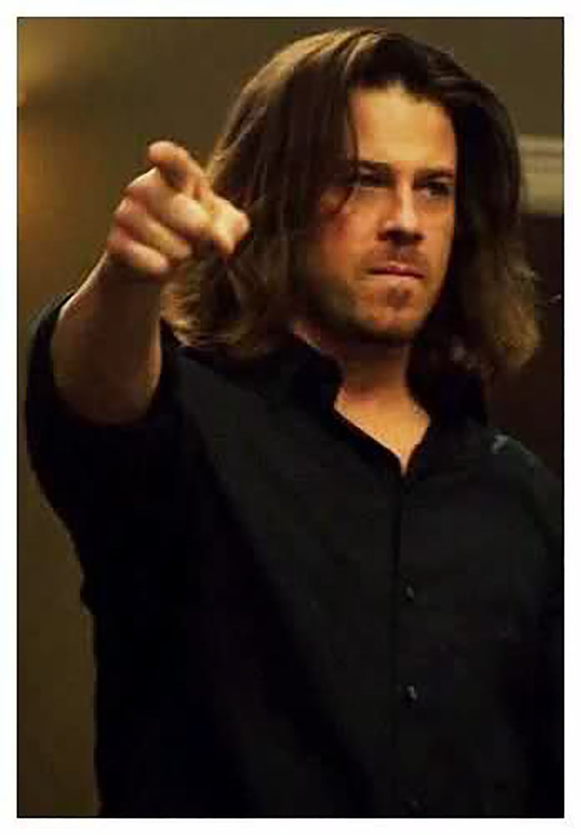 JoCalk6's tweet photo. More on #Leverage #TheFirstDavidJob. Sophie to Nate: You think of us as just criminals; you think you're better than us. Hardison to Parker: Don't play with the little naked man. Eliot: 6 guys? Hardison: Get Out Of My House! Overhead shot of #LeverageTeam separating. @Dean_Devlin https://t.co/Lal4Hq3Ug3