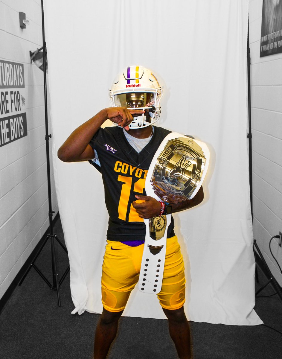 Kant wait to put on that black, purple and gold !!!! @Bargas_KWU #Committ