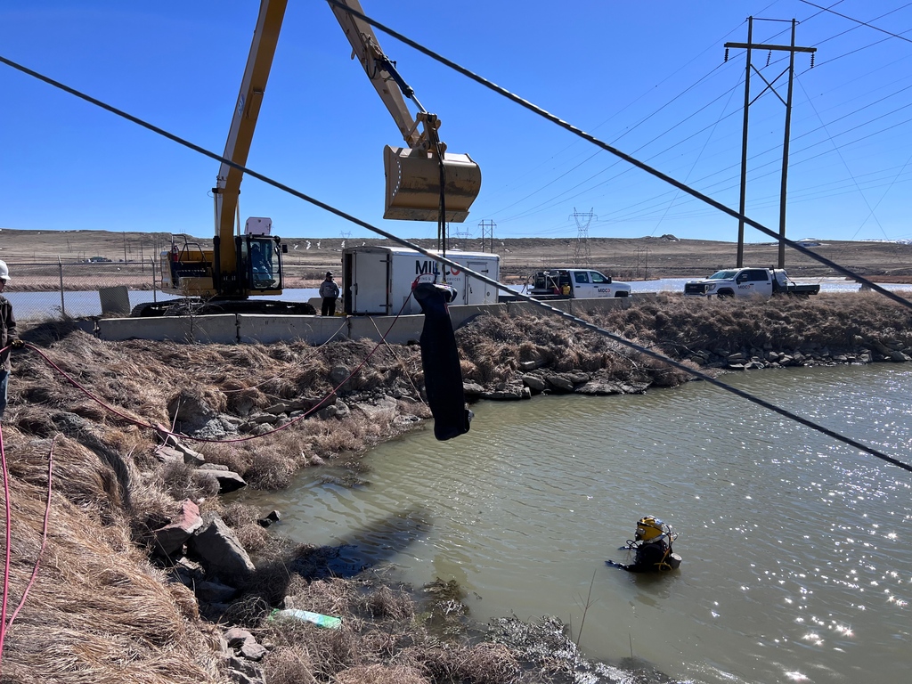 MidcoDiving's tweet photo. Multiple Midco crews are working around the clock to support a variety of projects during a major power plant outage! 

#dive #diving #midco #construction https://t.co/fDYKUWl2XK