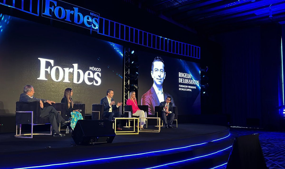 ¡Una reunión de líderes en el #ForoForbes de Economía y Negocios con: @Salvador, @mtygob, @robertoah de @Forbes_Mexico y nuestro Managing Partner y Co-Founder @miRoger_! 🚀
#MTYeconomíaYnegocios.