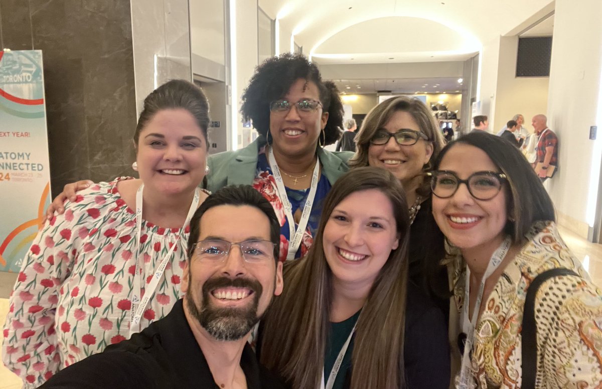 Always a treat to connect with <a href="/GlobalNeuroNtwk/">Global Neuroanatomy Network</a> Innovations Team members in person!!! ❤️ #anatomy23 

Keeping all my fingers &amp; toes crossed that even more can make it to #anatomy24 in Toronto next year! 🇨🇦