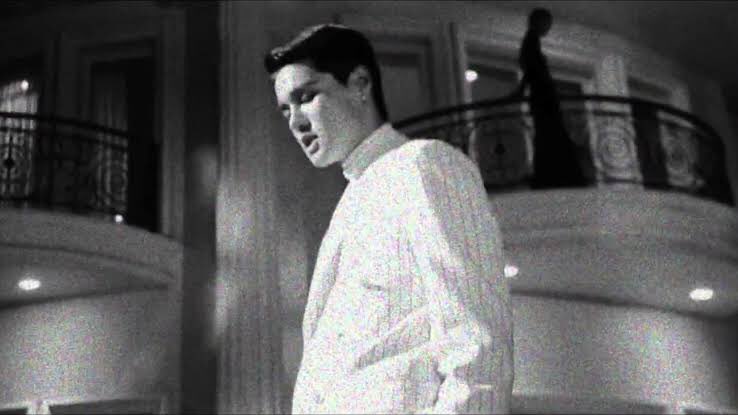 kchartsmaster's tweet image. 7 years ago, DEAN released his first and only EP "130 Mood : TRBL".