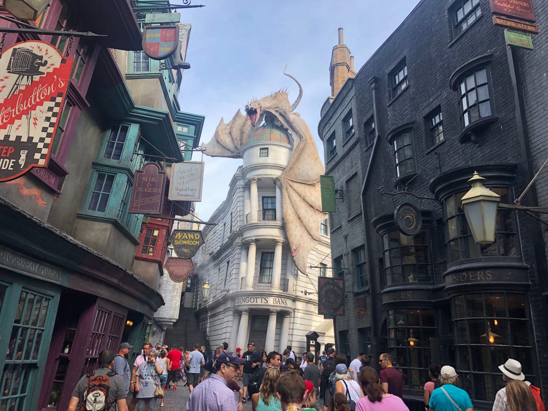 Hogwartssite's tweet photo. Propósitos de la vida: visitar el parque temático de Harry Potter. https://t.co/Ql5Ygp4TTX