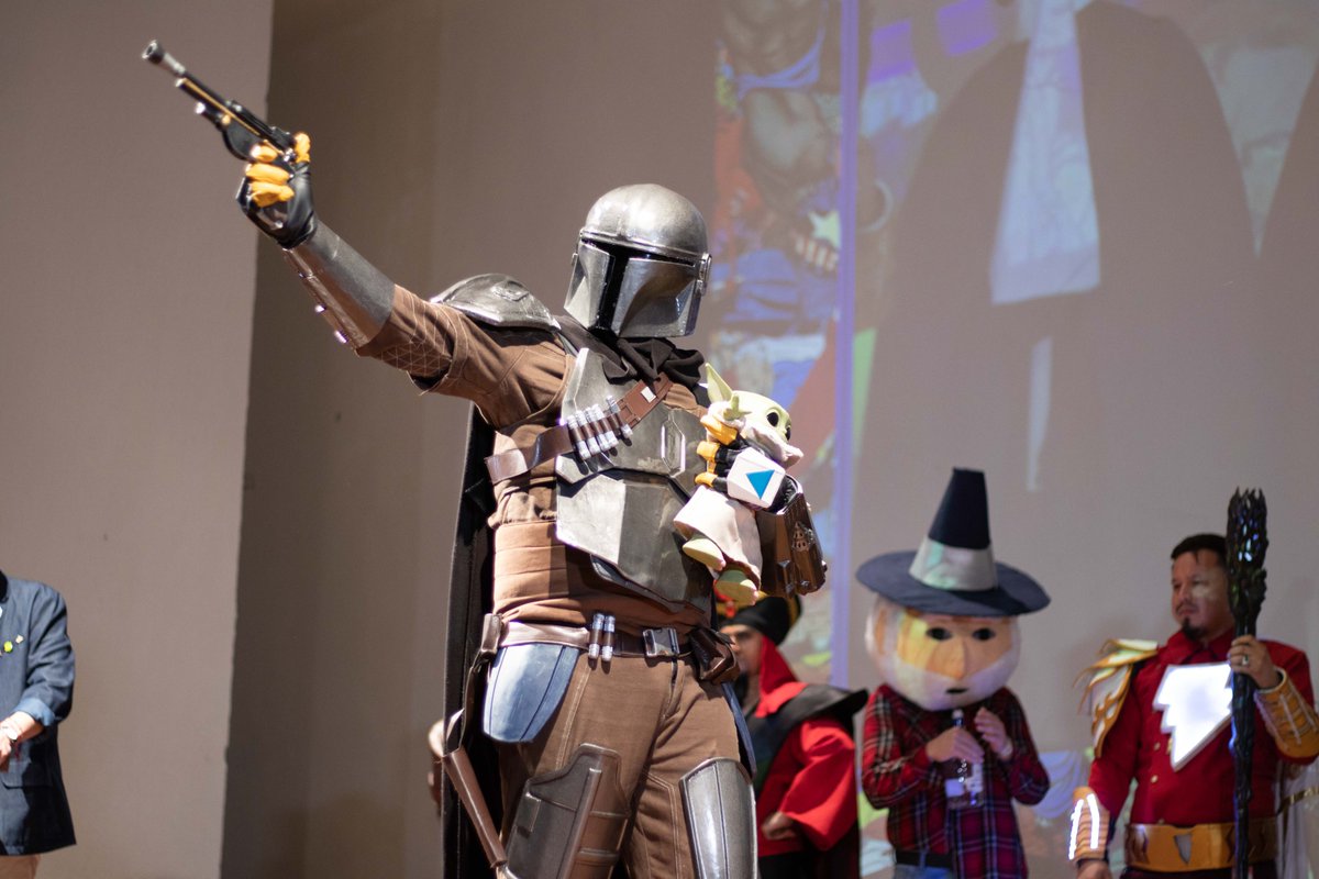 lamolemx's tweet photo. 🏆¡Hoy toca dedicarle un tuit a los ganadores de nuestro concurso sabatino de cosplay! 
🥇Daniela Chapa Chávez (Samus de Metroid)
🥈Omar Medrano Gómez (Din Djarin de The Mandalorian)
🥉Armando López Madrid (Hellboy)
#LaMole2023
📸Fotos: Marianne Pérez https://t.co/7lsppElNgQ