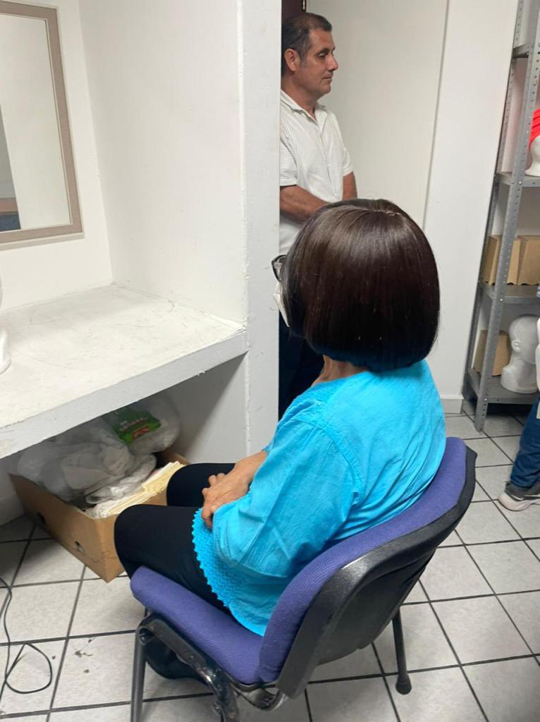 AngelicadeCuen1's tweet photo. El PAS apoya a las familias entregándoles pelucas oncológicas en la lucha contra el cáncer: Díaz Quiñonez. https://t.co/m8VDgdSVKm https://t.co/ZQIqsxfY1E