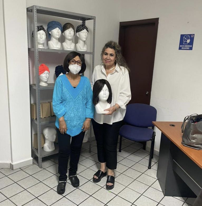 AngelicadeCuen1's tweet photo. El PAS apoya a las familias entregándoles pelucas oncológicas en la lucha contra el cáncer: Díaz Quiñonez. https://t.co/m8VDgdSVKm https://t.co/ZQIqsxfY1E