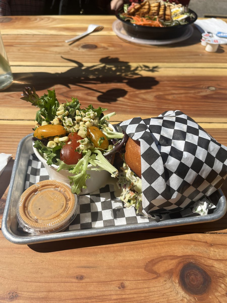 Terry Taplin🚰🏳️🌈🥑🌹🚲🚍✍️🏾 (@taplinterry) on Twitter photo Had a blast catching up with <a href="/ReichiLee4BUSD/">Reichi Lee 李瑞琪</a> at D2’s very own Cali Alley! Perfect place for lunch on a sunny West Berkeley afternoon ☀️🕶#BRW23 #blackownedbusinesses
<a href="/VisitBerkeley/">Visit Berkeley</a> 🔗calialley.com Had a blast catching up with <a href="/ReichiLee4BUSD/">Reichi Lee 李瑞琪</a> at D2’s very own Cali Alley! Perfect place for lunch on a sunny West Berkeley afternoon ☀️🕶#BRW23 #blackownedbusinesses
<a href="/VisitBerkeley/">Visit Berkeley</a> 🔗calialley.com