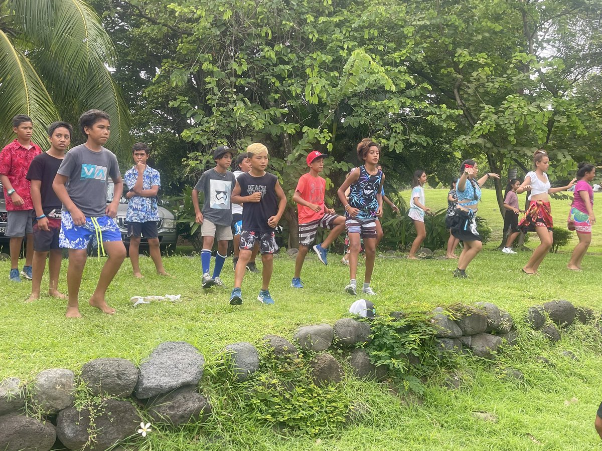 thrrydel's tweet photo. SOP Polynésie jour 1 : lancement avec la journée autour des jeux traditionnels polynésiens… + de 1000 élèves sur la Polynésie française 🇵🇫 !#educationtahiti #generation2024 #jo2024 #MEA #CSSU #USSP #USEP @TonyEstanguet @LEHARTELChrist1 @ThierryTerret https://t.co/eZ9xfSj8cG