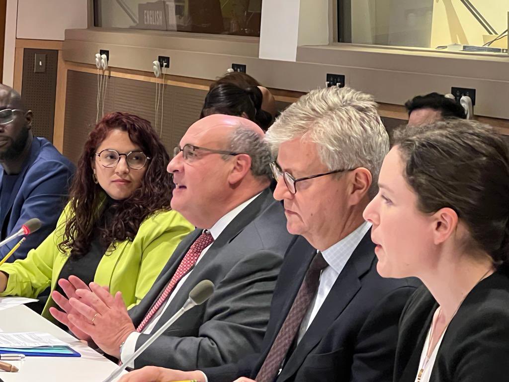 IOMatUN's tweet photo. Today at the #MEAC23 Conference organized by @UNIDIR, @IOMchief highlighted @UNmigration efforts over the last 25 years in support of governments to develop policies & operational frameworks for Disarmament, Demobilisation & Reintegration (DDR).
📺https://t.co/bQFcVv99ar https://t.co/0oli4Zw4s3