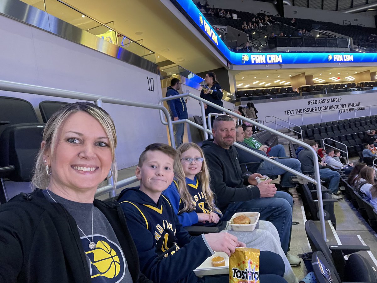 #pacersgamenight 💛💙