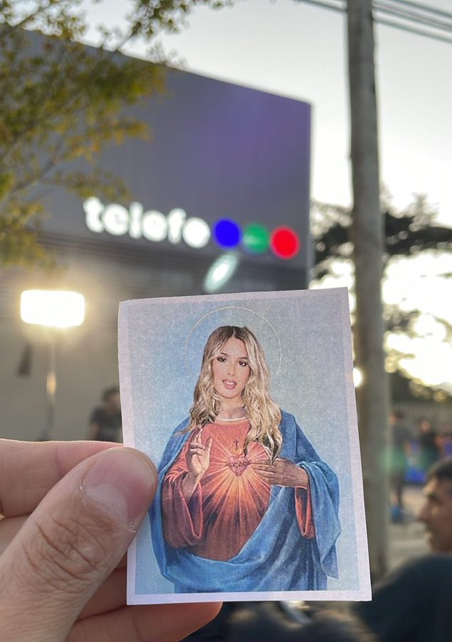 mid_d1's tweet photo. RT A ESTA JULI DE LA SUERTE PARA QUE HOY TENGAMOS EL RESULTADO QUE ESPERAMOS. JULIETA AL 9009🍀🍀🍀 https://t.co/qdvDaFDb2j