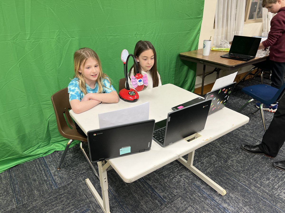 DrBurke_EdTech's tweet photo. Had a blast working with Ms. Hersonโs 3rd graders @ BHES creating @WeVideoEdu with green screen where they are meteorologist travel agents giving us news on weather, climate, & fun activities of a destination for their @Sci21 unit! Day 1 done!
#ActiveConnectedLearning
@BCSDNOTES https://t.co/sp5VveSyaT