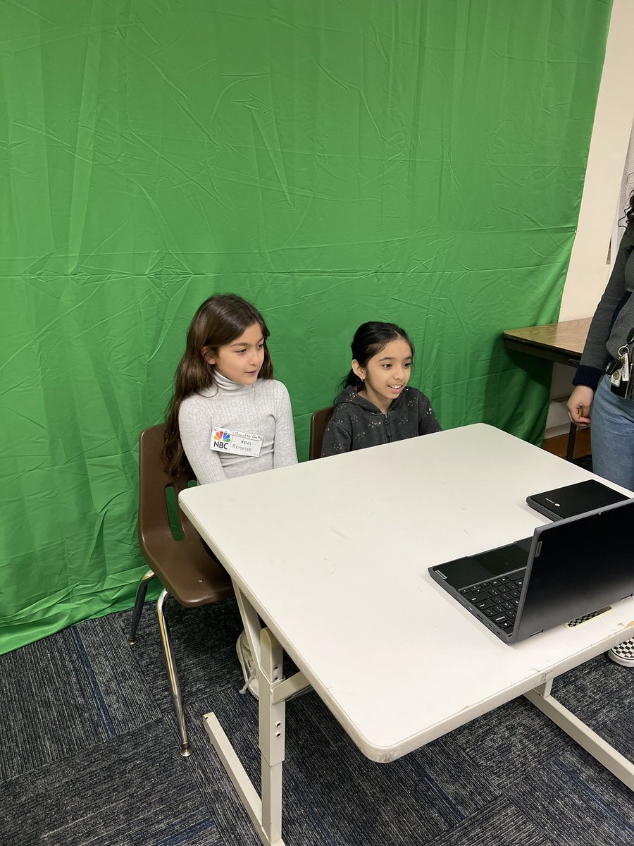 DrBurke_EdTech's tweet photo. Had a blast working with Ms. Hersonโs 3rd graders @ BHES creating @WeVideoEdu with green screen where they are meteorologist travel agents giving us news on weather, climate, & fun activities of a destination for their @Sci21 unit! Day 1 done!
#ActiveConnectedLearning
@BCSDNOTES https://t.co/sp5VveSyaT