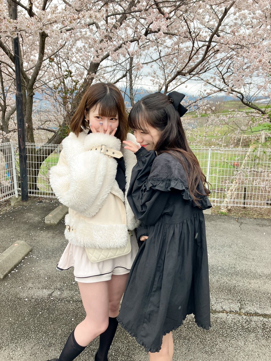 ちょっとした、新曲の匂わせでした👶🏻
最後に披露した「輪廻転生」、舞花ちゃんとしおりの関係性がとても難しくてでも素敵な曲です。何度も2人で話し合って曲への解釈を深めて、揃えました!
これからもっといいものにしていきます🙏✨
そして、新曲「interstellar」センターおめでとう🥰💗💗🦋