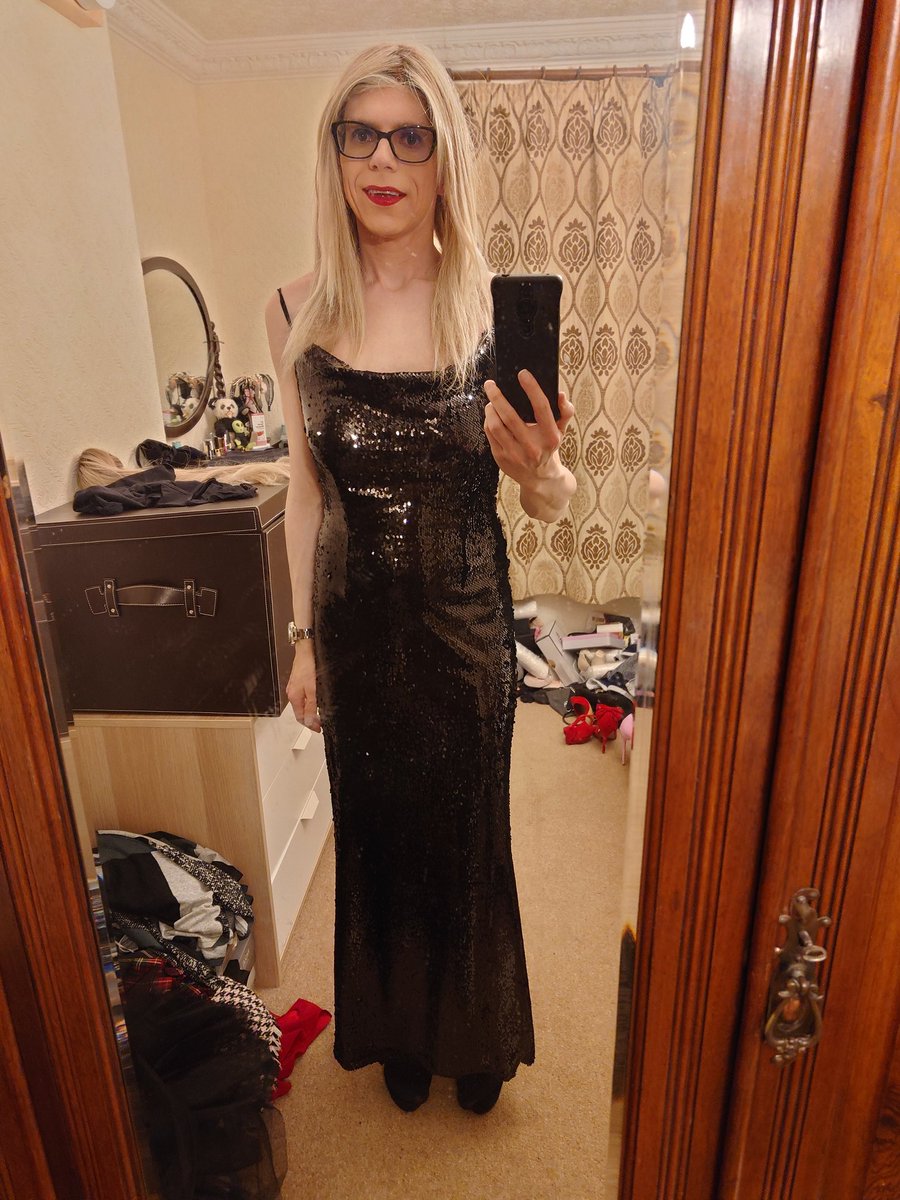 Feeling Cute #transgender #transwoman #sequindress # ...