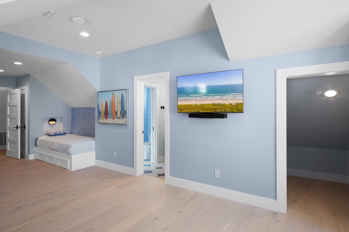 VIICustomHomes's tweet photo. Let Seven Custom Homes design and build your dream vacation rental or investment property, with all the amenities and finishes that that concern renters demand. Contact us today to learn more about our rental-focused custom home designs. https://t.co/YQhqCJGSUB