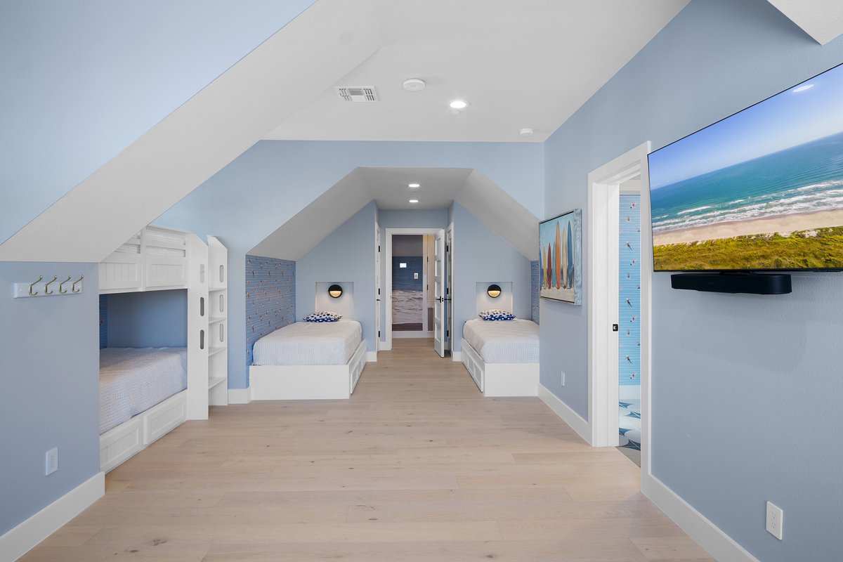 VIICustomHomes's tweet photo. Let Seven Custom Homes design and build your dream vacation rental or investment property, with all the amenities and finishes that that concern renters demand. Contact us today to learn more about our rental-focused custom home designs. https://t.co/YQhqCJGSUB