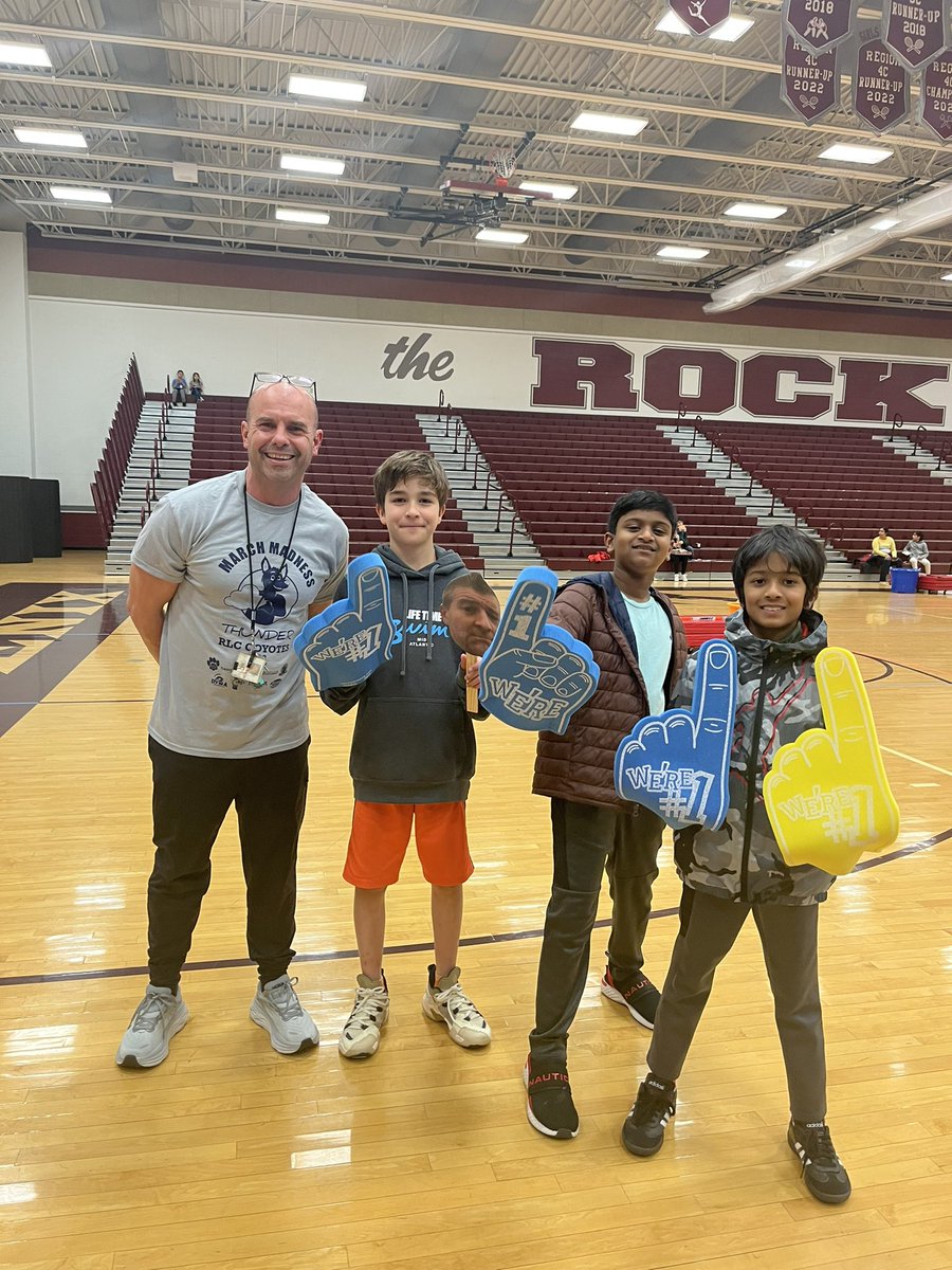 Cedemers's tweet photo. @demers3rdrlc @RLCPrincipal Awesome time the other night at March Madness. https://t.co/xw99idqCiZ