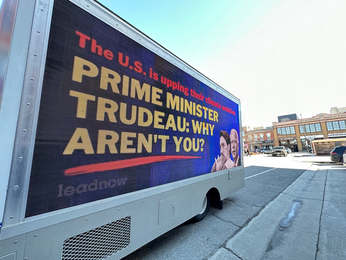leadnowca's tweet image. While the Trudeau government claims climate leadership, Canada is now lagging behind the U.S. on more counts than one.

Thanks to hundreds of Leadnow members, we brought our message to PM @JustinTrudeau while president @JoeBiden visited Ottawa! We need a strong #EmissionsCap now.