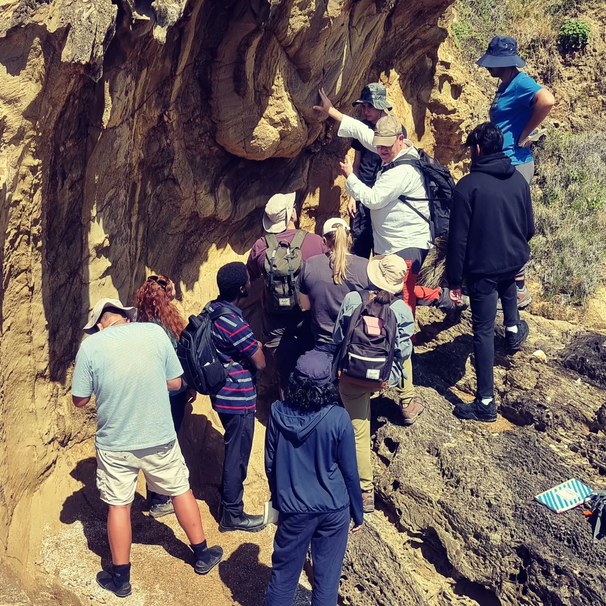RobinArmit's tweet image. Great to be back in Bermagui on the Advanced Structural Mapping camp with students from Monash, Melbourne and Federation universities (Victorian Institute of Earth and Planetary Sciences) #structuralgeology