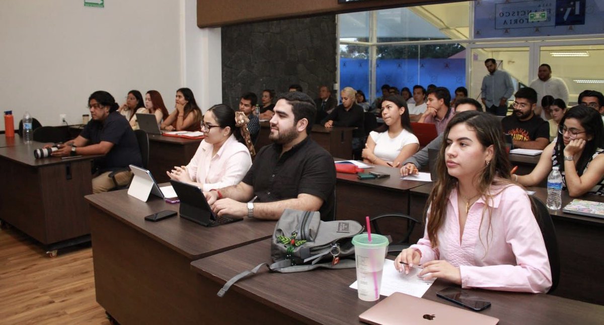 Escuchar las voces de las y los jóvenes es indispensable, sin duda, son agentes de cambio y su involucramiento fortalece la democracia. 

#juventuduniversitaria 
#democraciaincluyente