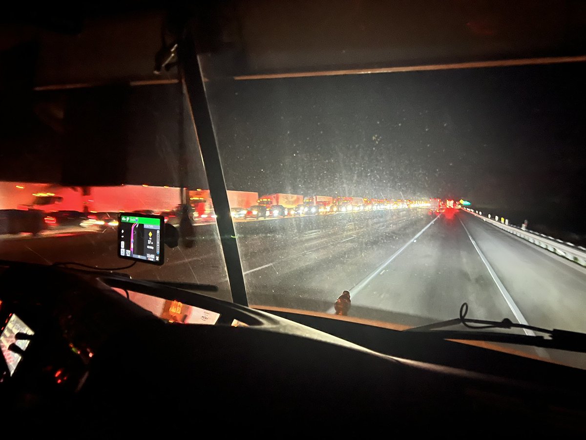 Kaaaat_11's tweet photo. @CaltransDist6 @CaltransDist7 @BakersfieldChp @CountyofKern @Bakersfield_Cal @CHPFortTejon https://t.co/0OGrmoyZV6