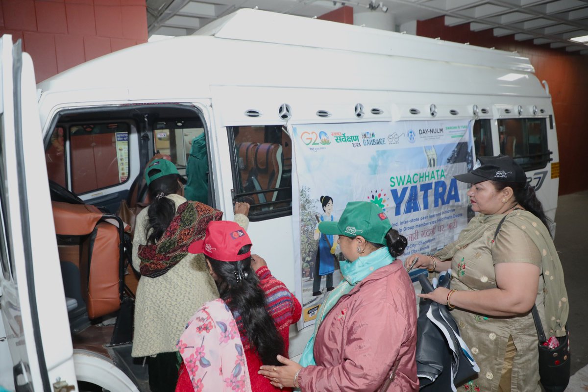 SwachhBharatGov's tweet photo. Chandigarh's #SwachhataDoot carried #SwachhYatra to Himachal Pradesh's Shimla. Under #Swachhotsav2023, the city conducted the yatra flagged off by Shri. Anup Gupta, Mayor, MC, Chandigarh, facilitating new learnings for women #SHG members across all States. https://t.co/MmPxZ3npFs