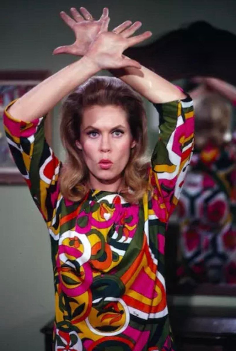 Samantha casting a spell on Tabatha’s toys to try and return them to their normal state in Season Four’s “Toys in Babeland.”

#Bewitched #ElizabethMontgomery #SamanthaStephens #60sStyle #Witch #Magic #BewitchedHistoryBook