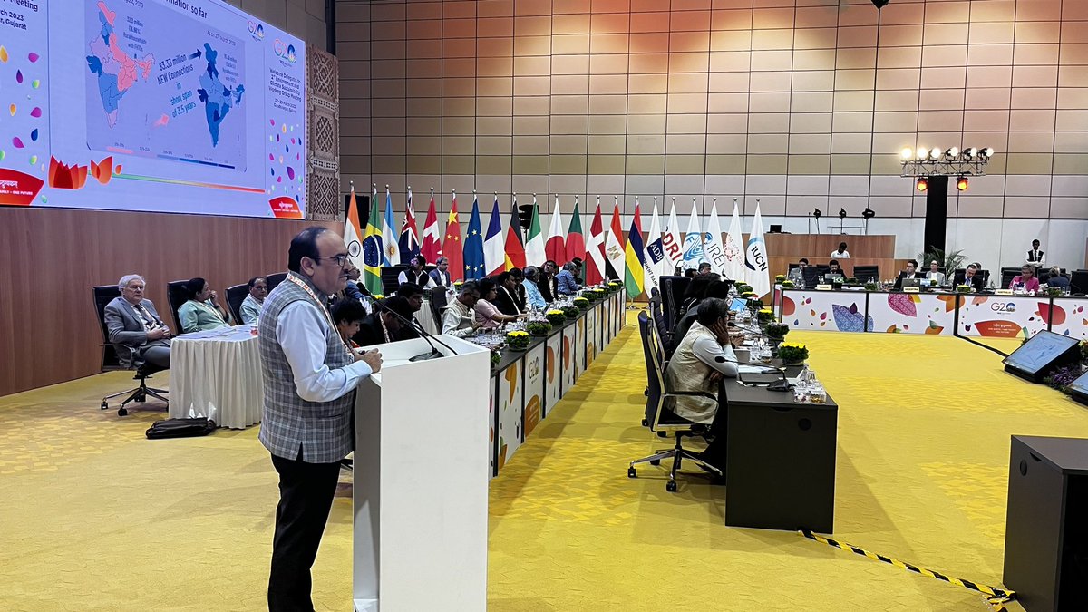 DoWRRDGR_MoJS's tweet photo. Shri. @iamvikassheel, AS &amp; MD, @jaljeevan_ Mission, Ministry of Jal Shakti gave a presentation on #JalJeevanMission &amp; @swachhbharat highlighting India's target of sustainable development goal 6 and how India is ensuring water accessibility for all. #G20JalShakti @g20org https://t.co/GIQnfjYaQ5