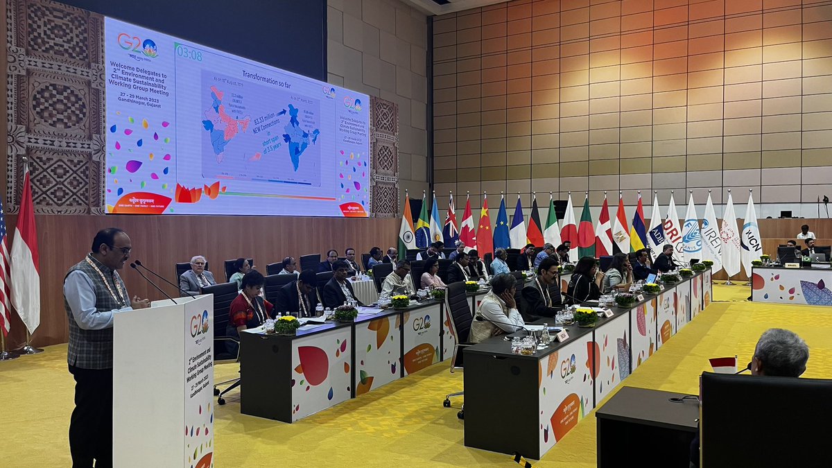 DoWRRDGR_MoJS's tweet photo. Shri. @iamvikassheel, AS &amp; MD, @jaljeevan_ Mission, Ministry of Jal Shakti gave a presentation on #JalJeevanMission &amp; @swachhbharat highlighting India's target of sustainable development goal 6 and how India is ensuring water accessibility for all. #G20JalShakti @g20org https://t.co/GIQnfjYaQ5