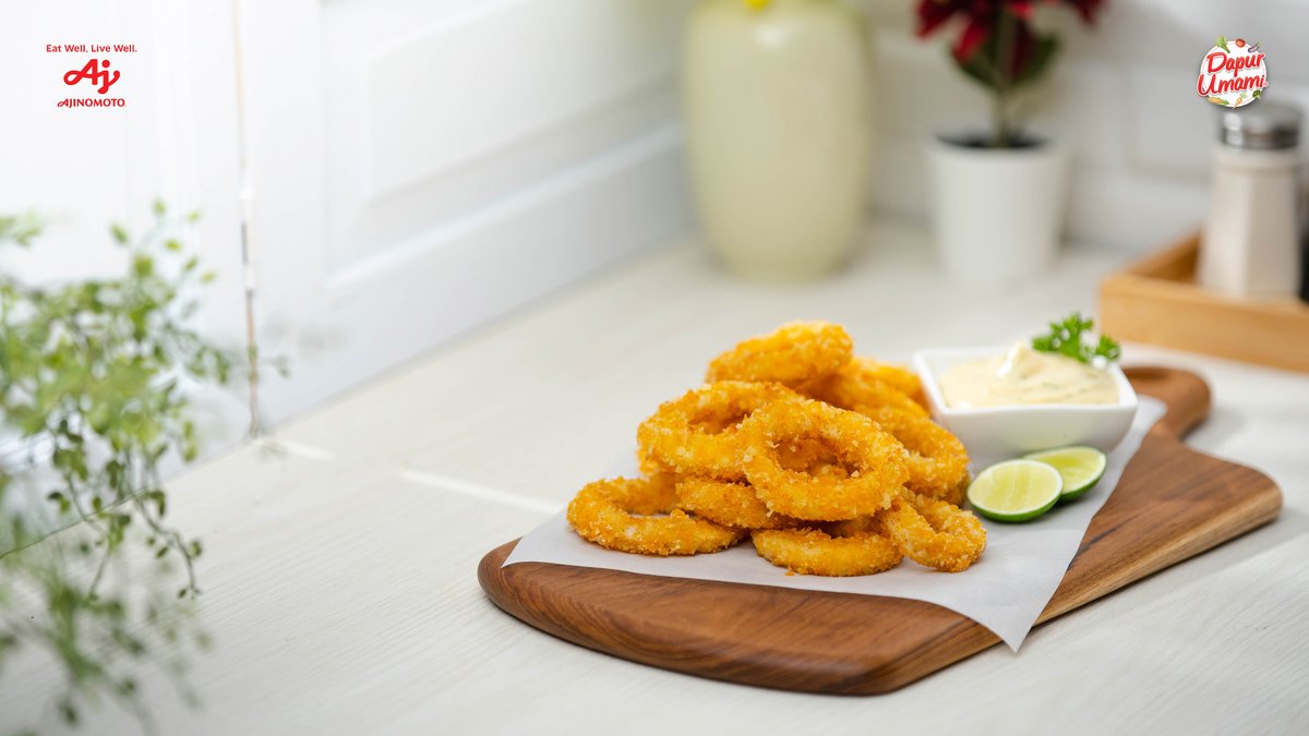 dapurumami's tweet photo. Resep calamari yang krispinya bikin jatuh hati! Psst... Save juga buat ide lauk sahur atau berbuka ygy~

Bahan calamari:
300 gr Cumi potong
Tepung panir
1 lt Minyak

Bumbu marinasi:
2 Telur
Lada
1½ sdt Garam
Cabe bubuk
½ sdt AJI-NO-MOTO® MSG

Garnish:
Parsley

Lanjut ke bawah!😍 https://t.co/LdVh3Gtbi1