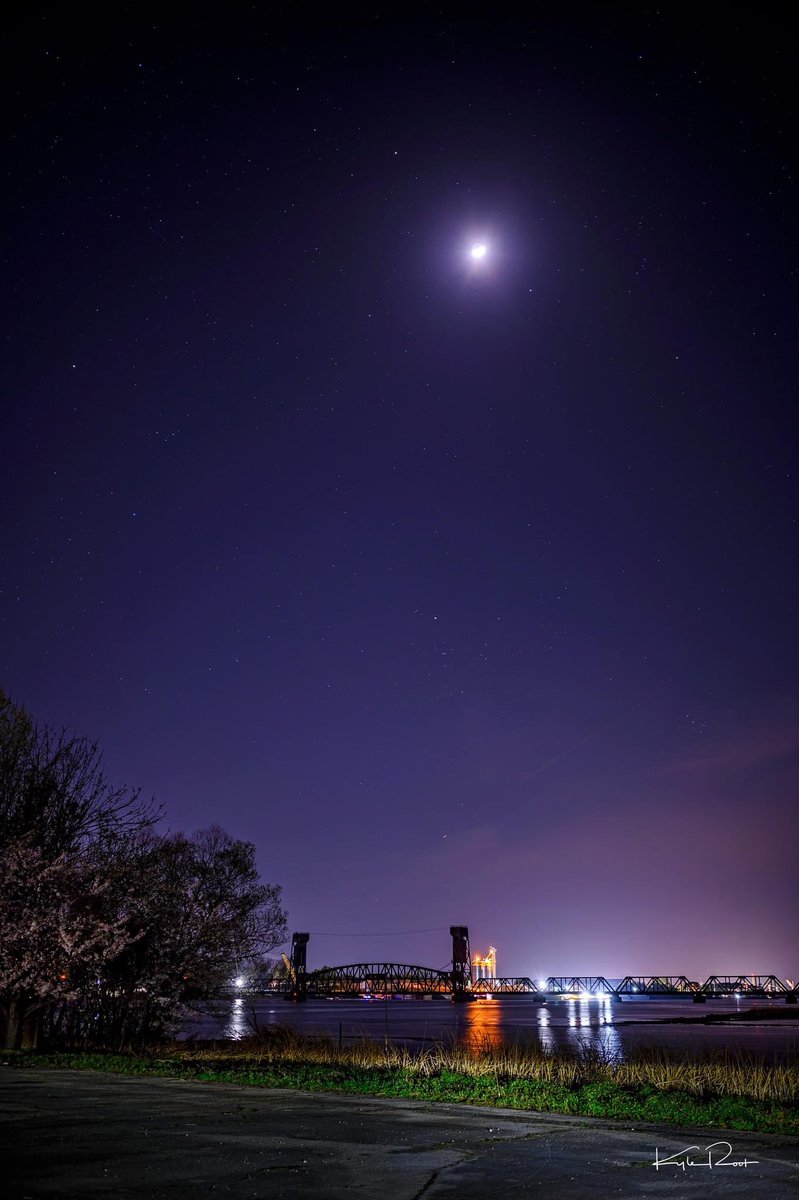 kylerootimaging's tweet image. Crystal clear skies tonight! The stars are out in full force! - at the river marina.  #visitdecatural #astrophotography #nikon #z6 #mydecatural #PositivelyDecatur #valleywx @spann @simpsonWVTM13 @AnelloWx @BenSmith_WHNT @TKanost