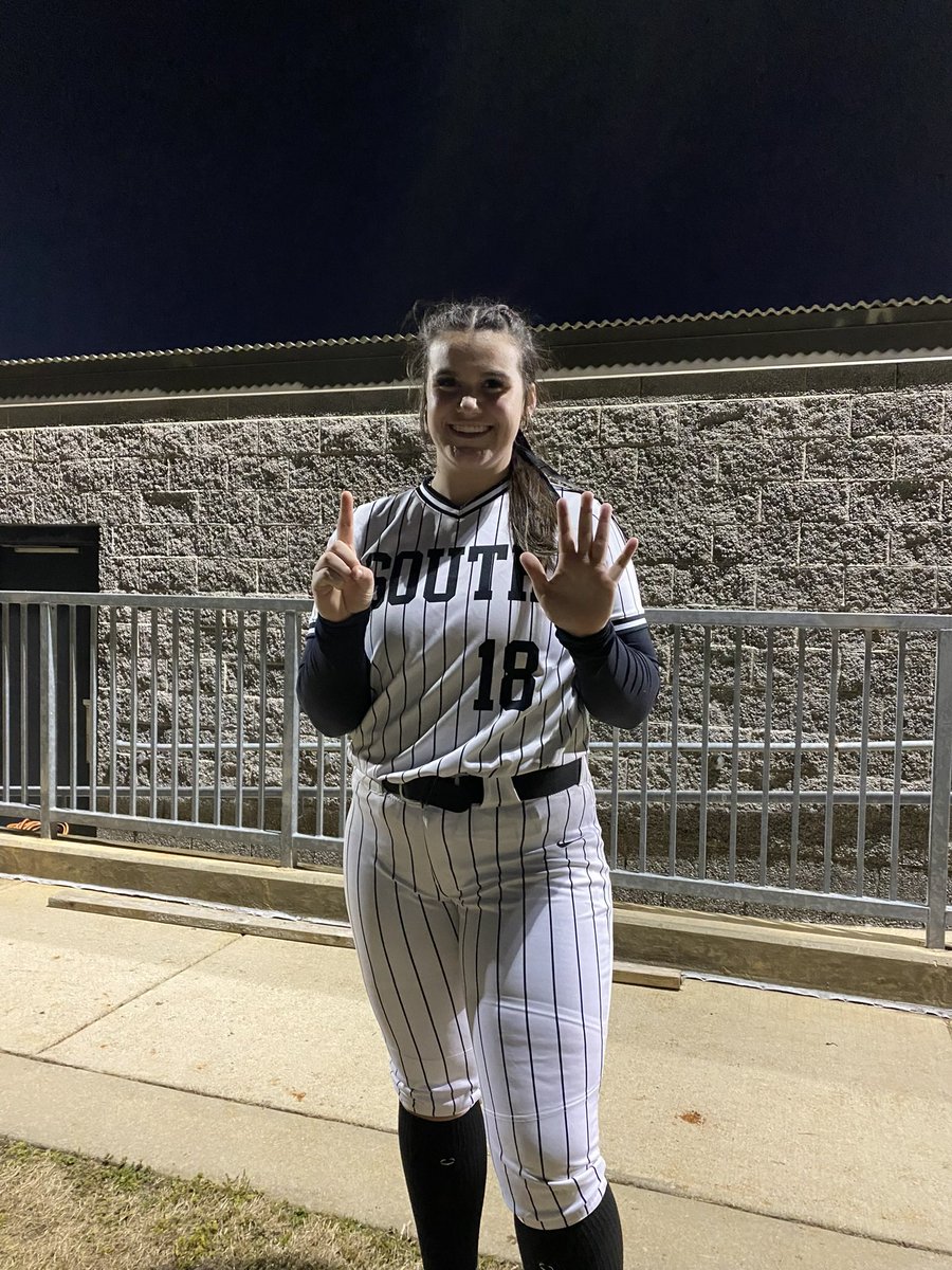 LaylaOgden1's tweet image. Great day to be a Spartan!! Got a big win tonight 2-3 and had 15Ks. Love these girls can’t wait for another game tomorrow night!! #BSA        @AmyLTudor @Jamie_Trachsel @UofL_CoachHolly @UGACoachTony @DukeCoachYoung @UKCoachLawson @Coach_JBloomer @KarenWeekly
