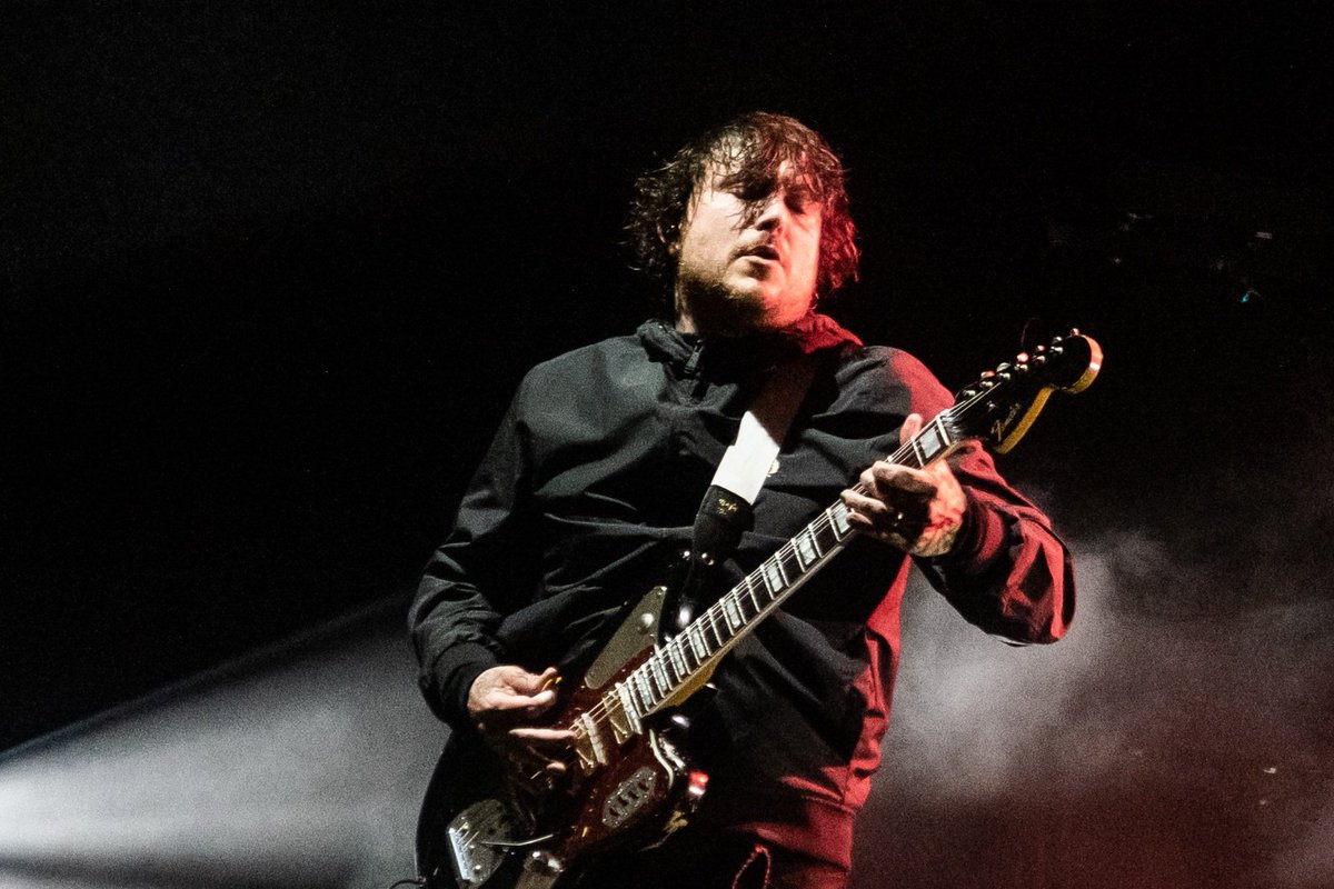 Arod_a_'s tweet photo. My Chemical Romance: Swarm Tour 2022-2023 
(mini thread)

•Gerard and Frank:
How it started                     How it ended https://t.co/icqlJAq0rh