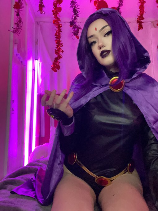 Looking for my slade 💜   #TeenTitans #ravencosplay #raventeentitans #TeenTitansRaven https://t.co/fQ<a href="/tag/teentitans"class="tags">#TeenTitans</a><a href="/tag/ravencosplay"class="tags">#ravencosplay</a><a href="/tag/raventeentitans"class="tags"><span>#raventeentitans</span></a><a href="/tag/teentitansraven"class="tags"><span>#teentitansraven</span></a>