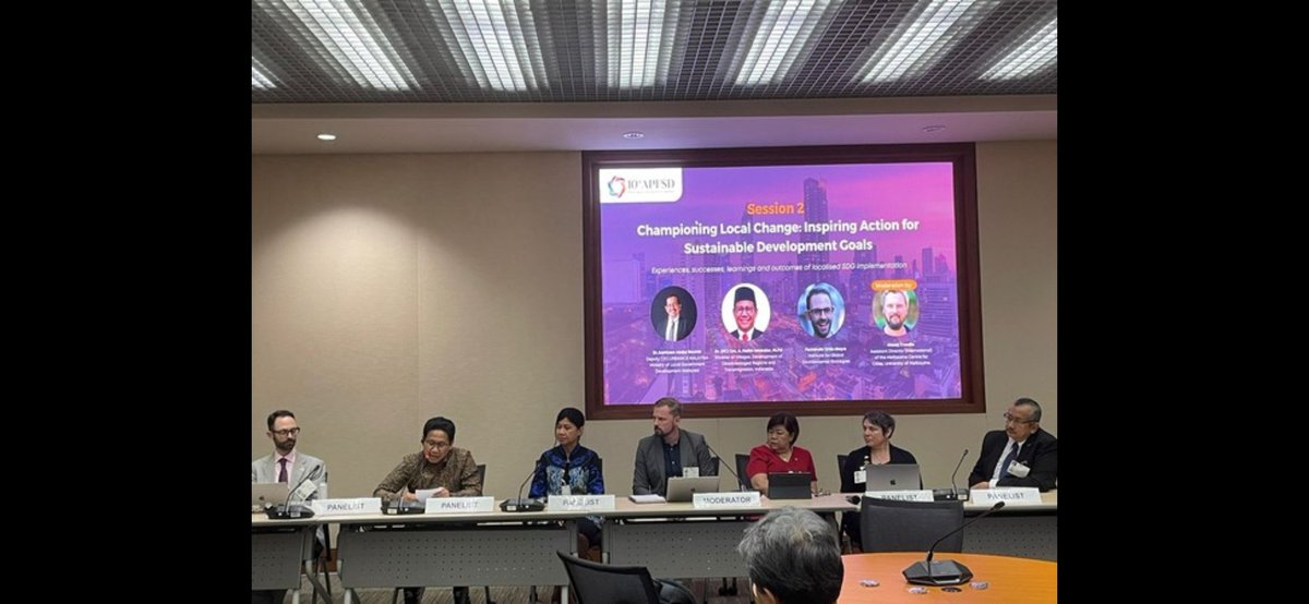 aswin_se's tweet photo. Menteri Desa PDTT mendorong penerapan SDGs Desa dalam mempercepat pencapaian SDGs di negara-negara Asia Pasifik.
#SDGsDesaMendunia 
@jokowi 
@halimiskandarnu 
@kemendespdtt 
@malik_haramain 
@imansyukri 
@taufikmadjid71 
@yusradaridesa 
@azzameldzikrie 
@tppkemendes https://t.co/3i7M7lqC17