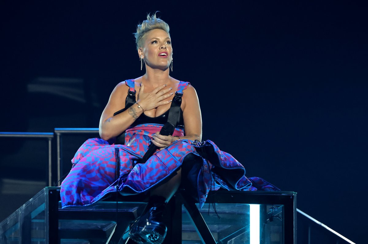 Now that's how you kick off our #iHeartAwards2023! 🔥

Our Icon, @Pink 💗 