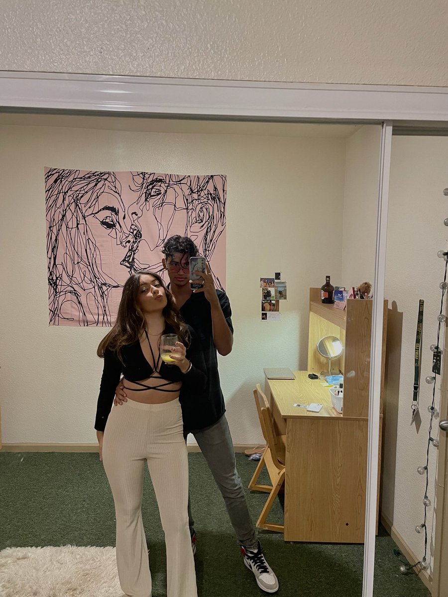 BravermanHannah's tweet photo. 🖤 https://t.co/QcakTxv9w0