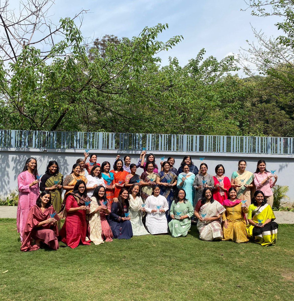 womenlifthealth's tweet image. CONGRATULATIONS to the 2022 India cohort for completing their Leadership Journey! 🚀 🎓
These powerful women have experienced a remarkable year together... and it's only the beginning.
#WomensLeadershipMatters
#India2022LiftOff
@ShagunSabarwal @PrachSharma