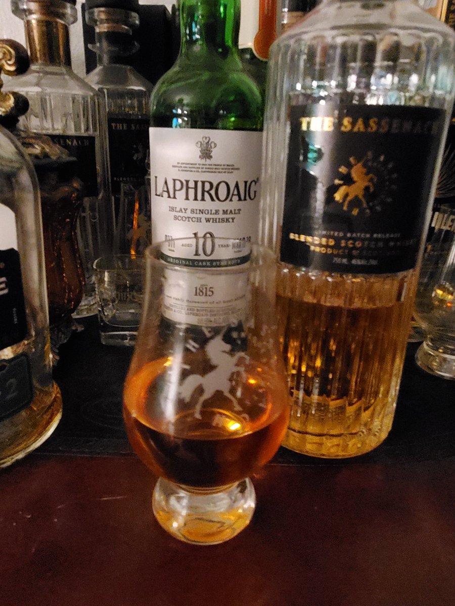 constant_rose's tweet photo. Enjoying a little dram for International Whisky Day!!🥃@samheughan 
#SassenachWhisky
#SamHeughan https://t.co/D46R30iLcG