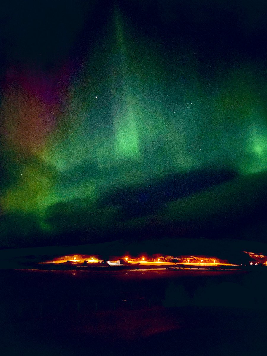 Gunsmiley's tweet photo. Finally, I see you even only one night of a week over there. 🥶☃️❄️🇳🇴 https://t.co/rKIMKtfNGs