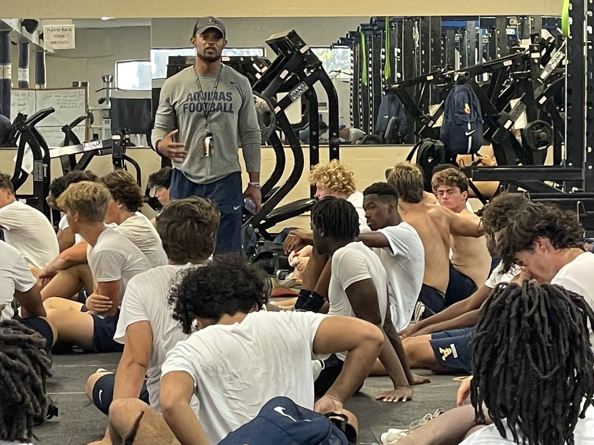 STA_Football's tweet photo. 🔹🔸 Live up to The STAndard and always represent us as the right answer. 🔸🔹

#GoldBlooded 
#ChurchGang
#YouGoWeGo
@CoachHarriott https://t.co/SUD4D54OI2