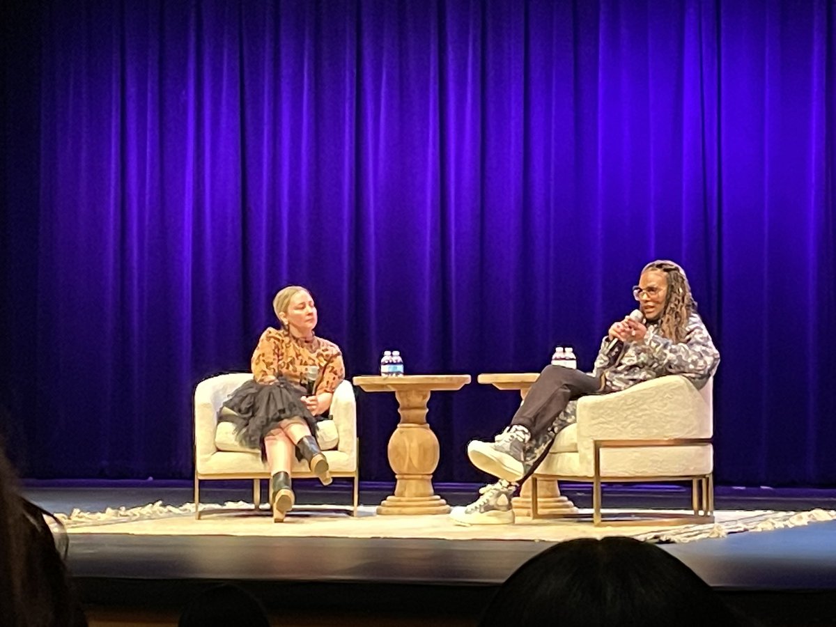 PositivelyMyeek's tweet photo. Yโall listening to @IamTabithaBrown right now really is therapeutic ๐ญ๐ญ๐ญ
Grateful to be invited into this space this evening.
She hitting with this message on Prioritizing Self ๐ฎโ๐จ๐๐พ
#AuntyTab #HugInWords https://t.co/M3v1mnqwss