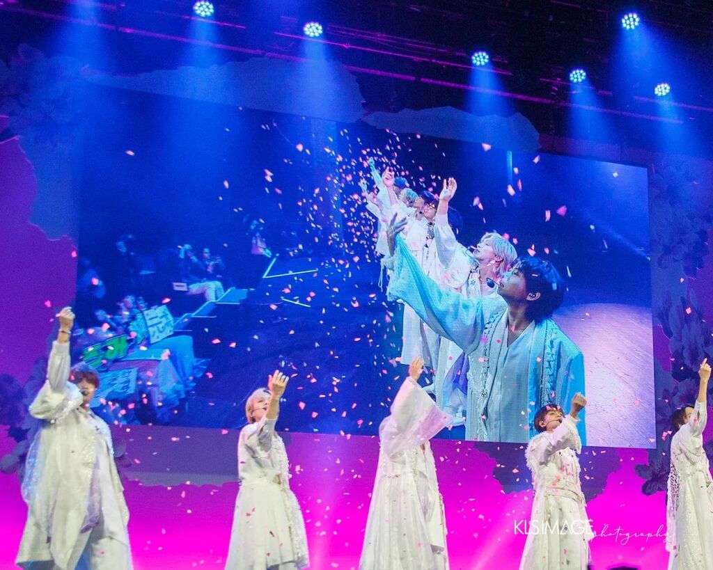 Opening Ceremony Co-presented with the Japan Foundation at @warnertheatre🌸🌸🌸
---
One of a kind Performance by Japanese boy band Travis Japan. 
#CherryBlossFest #SpringItOn
---
#marylandeventphotographer #marylandportraitphotographer #marylandphotographer #mdphotographer #dcp…
